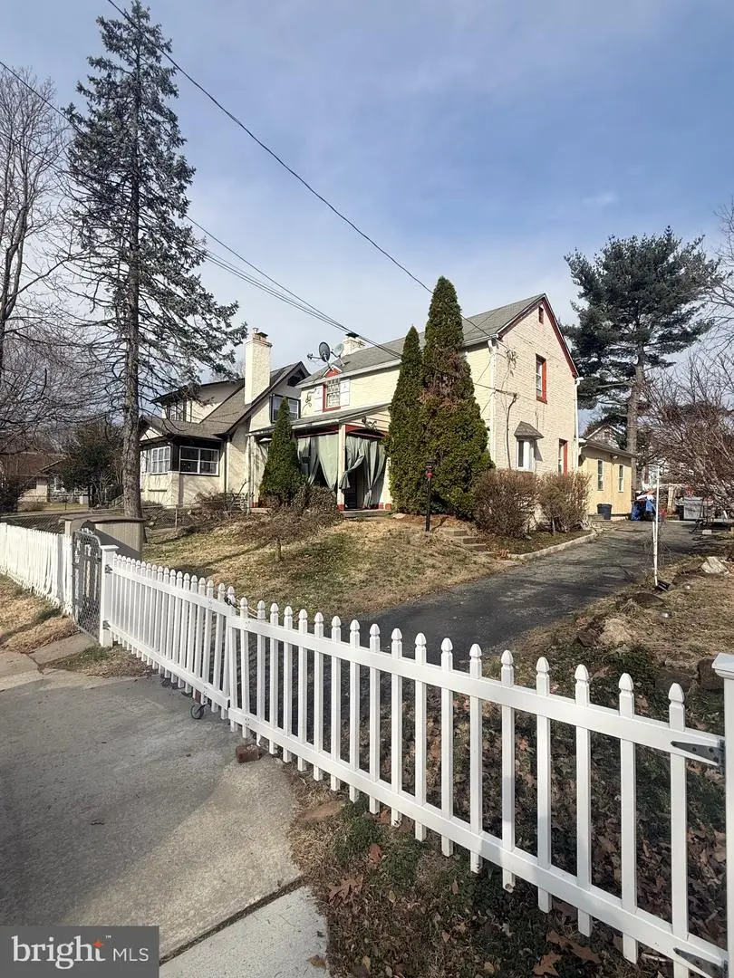 306 S Carol Blvd, Upper Darby, PA 19082 - #1