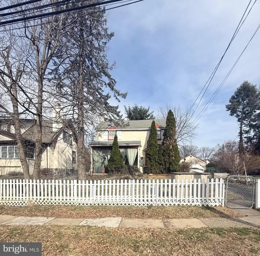 306 S Carol Blvd, Upper Darby, PA 19082 - #2