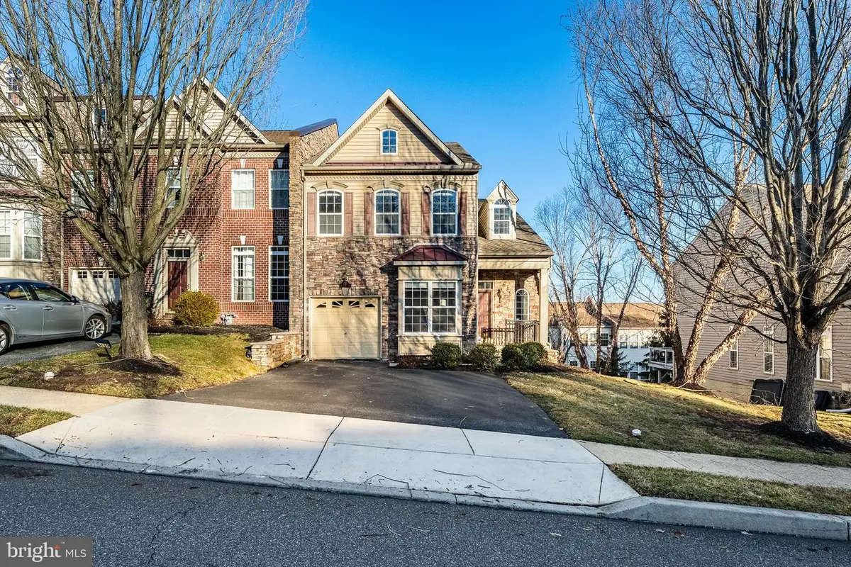 3137 Woods Edge Dr, Garnet Valley, PA 19060 - #1