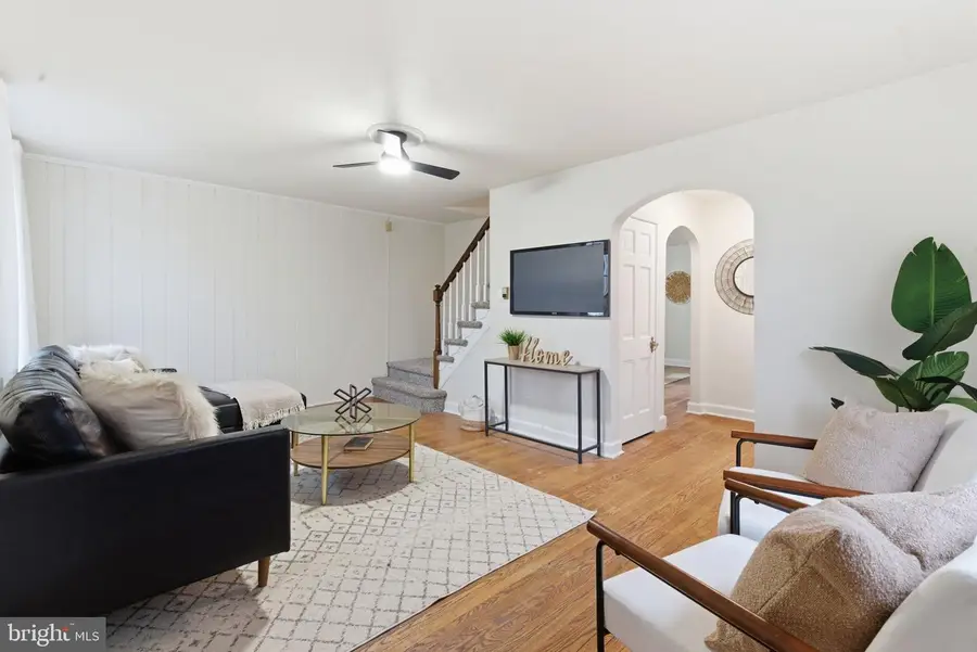 725 Irvington Pl, Chester, PA 19013 - #3