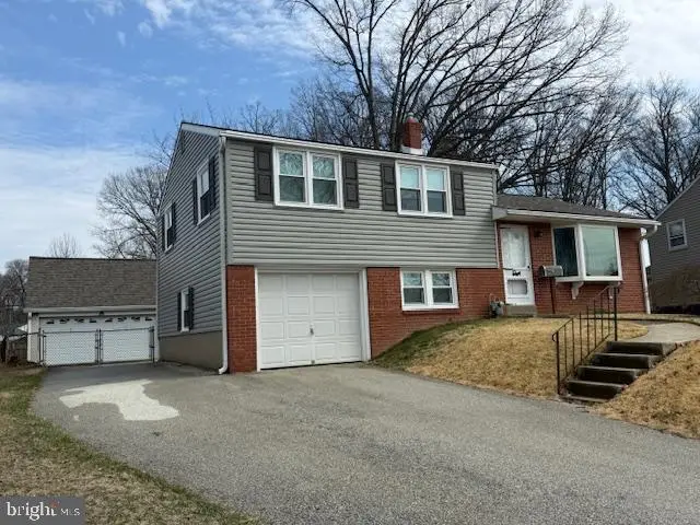 902 Eisenhower Ave, Woodlyn, PA 19094 - #1