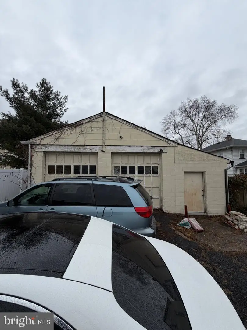 6 N Brighton Ave, Upper Darby, PA 19082 - #3