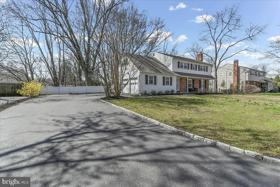 205 Garnet Ln, Wallingford, PA 19086 - #2