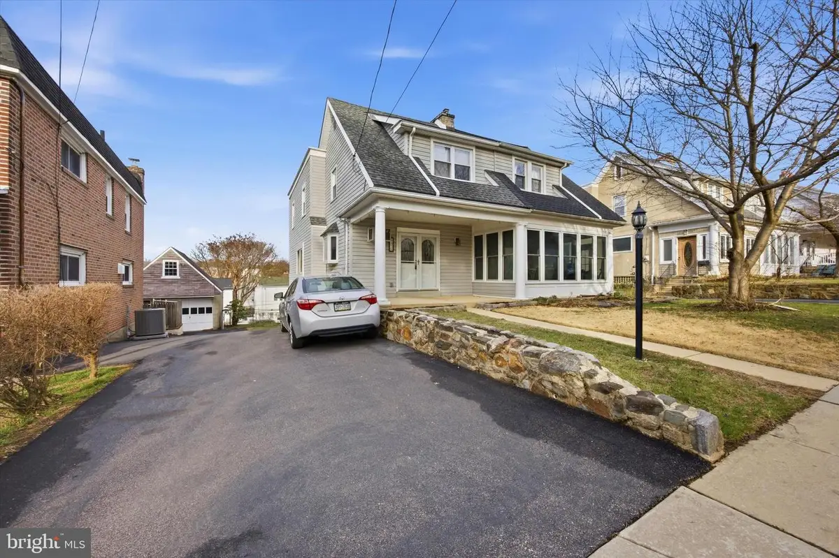 328 Blanchard Rd, Drexel Hill, PA 19026 - #1