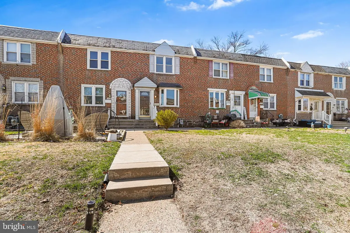 1032 Brookwood Ln, Glenolden, PA 19036 - #1