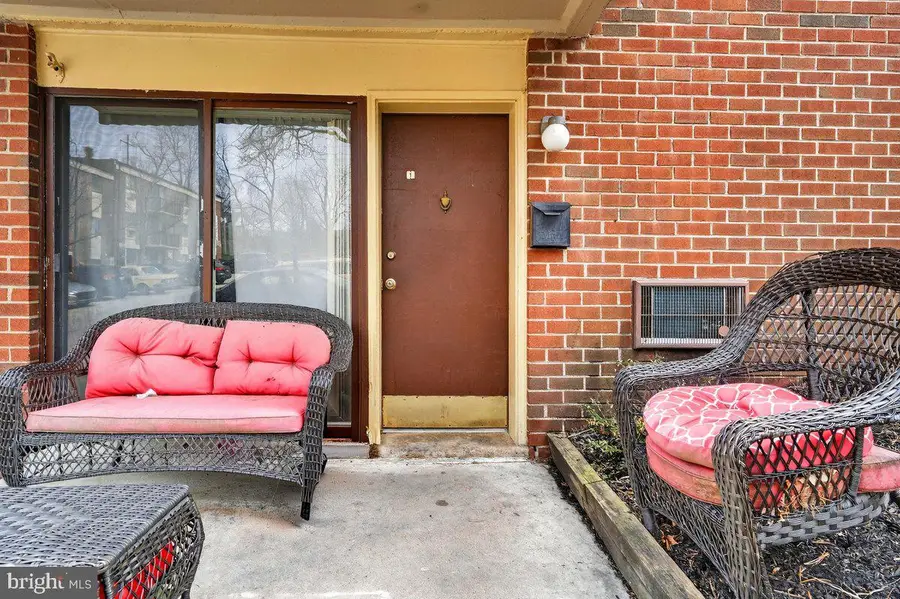 100 E Glenolden Ave #o-1, Glenolden, PA 19036 - #2