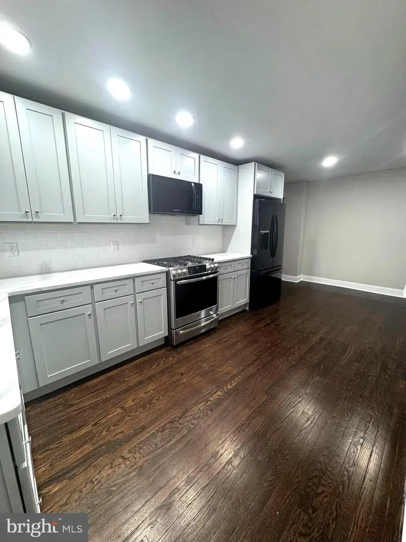 428 Manhattan St, Essington, PA 19029 - #3