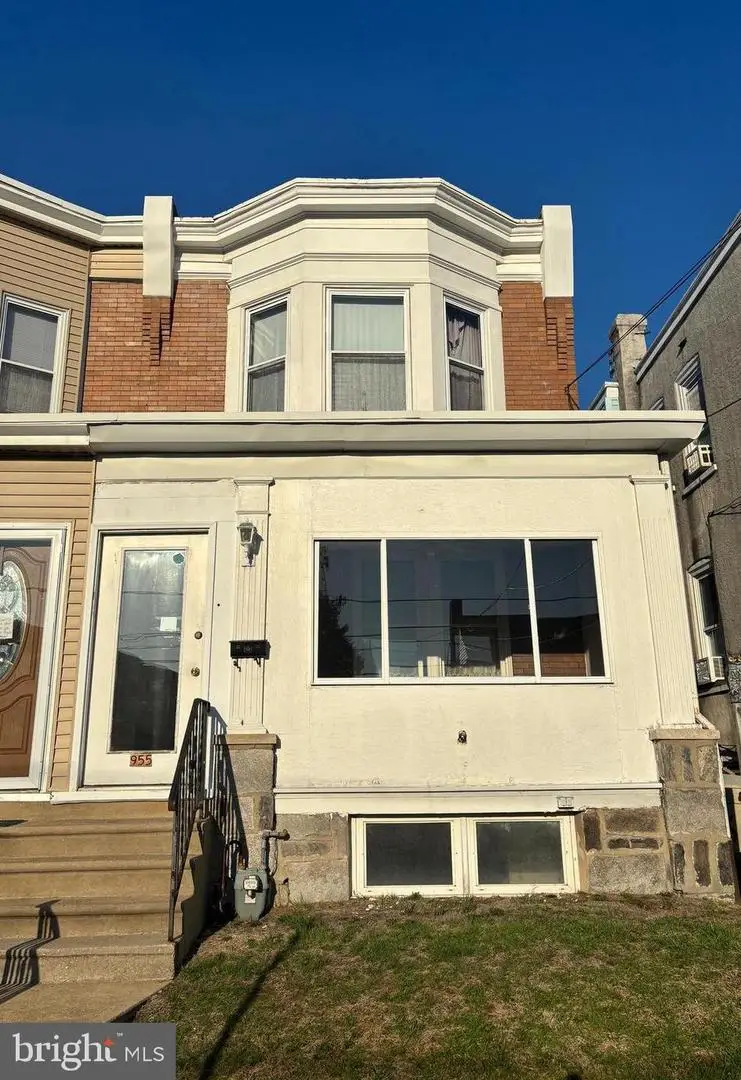 955 Ashland Ave, Crum Lynne, PA 19022 - #1