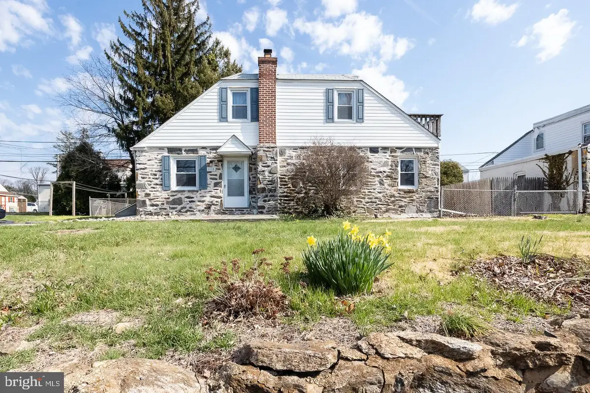 811 Springfield Rd, Aldan, PA 19018 - #1