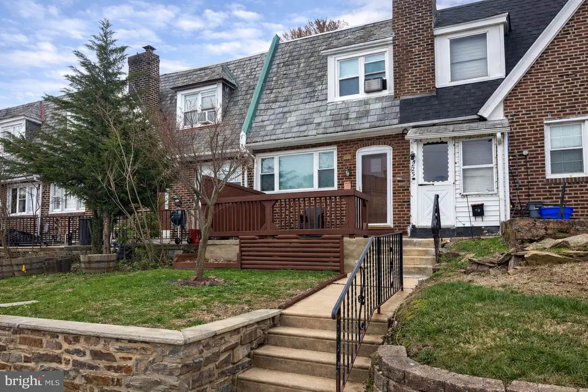 227 N Linden Ave, Upper Darby, PA 19082 - #1