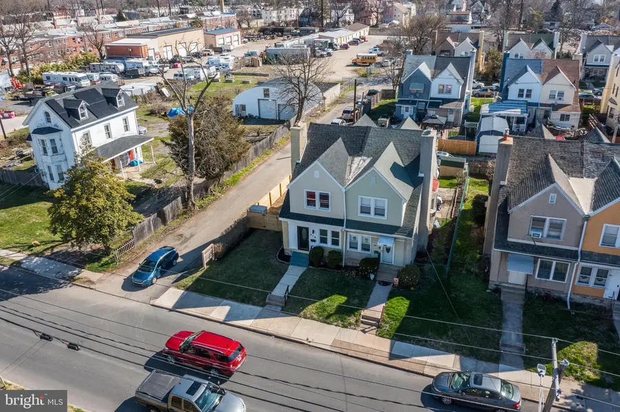 219 N Wycombe Ave, Lansdowne, PA 19050 - #3