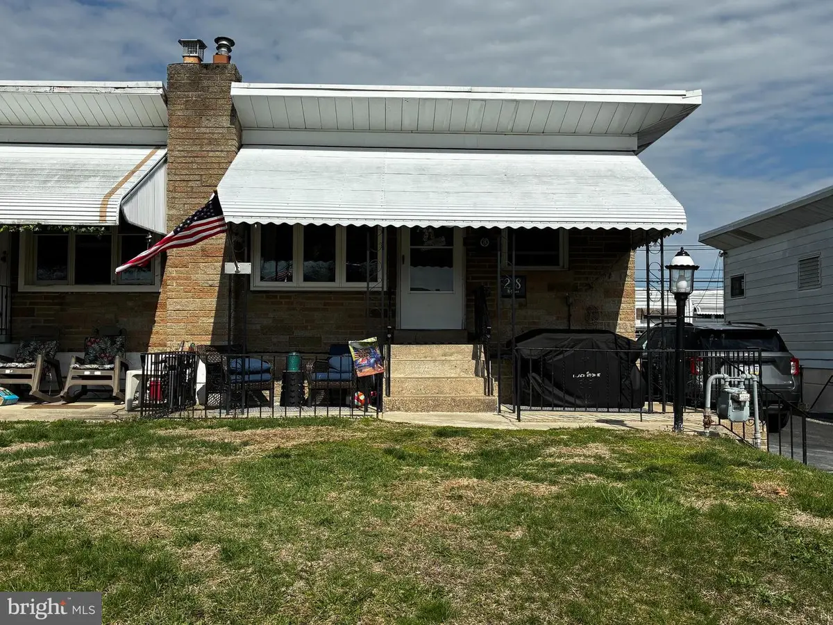 218 Hoffman Rd, Ridley Park, PA 19078 - #1