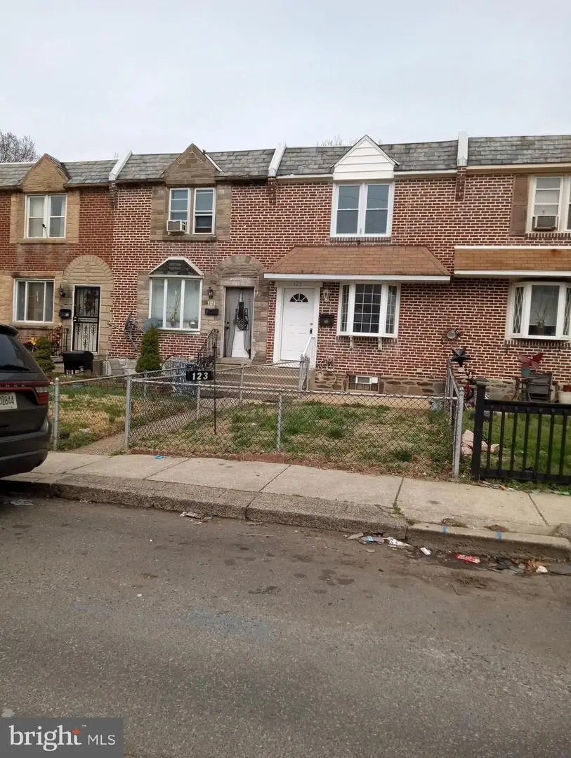 123 Spring Valley Rd, Darby, PA 19023 - #1