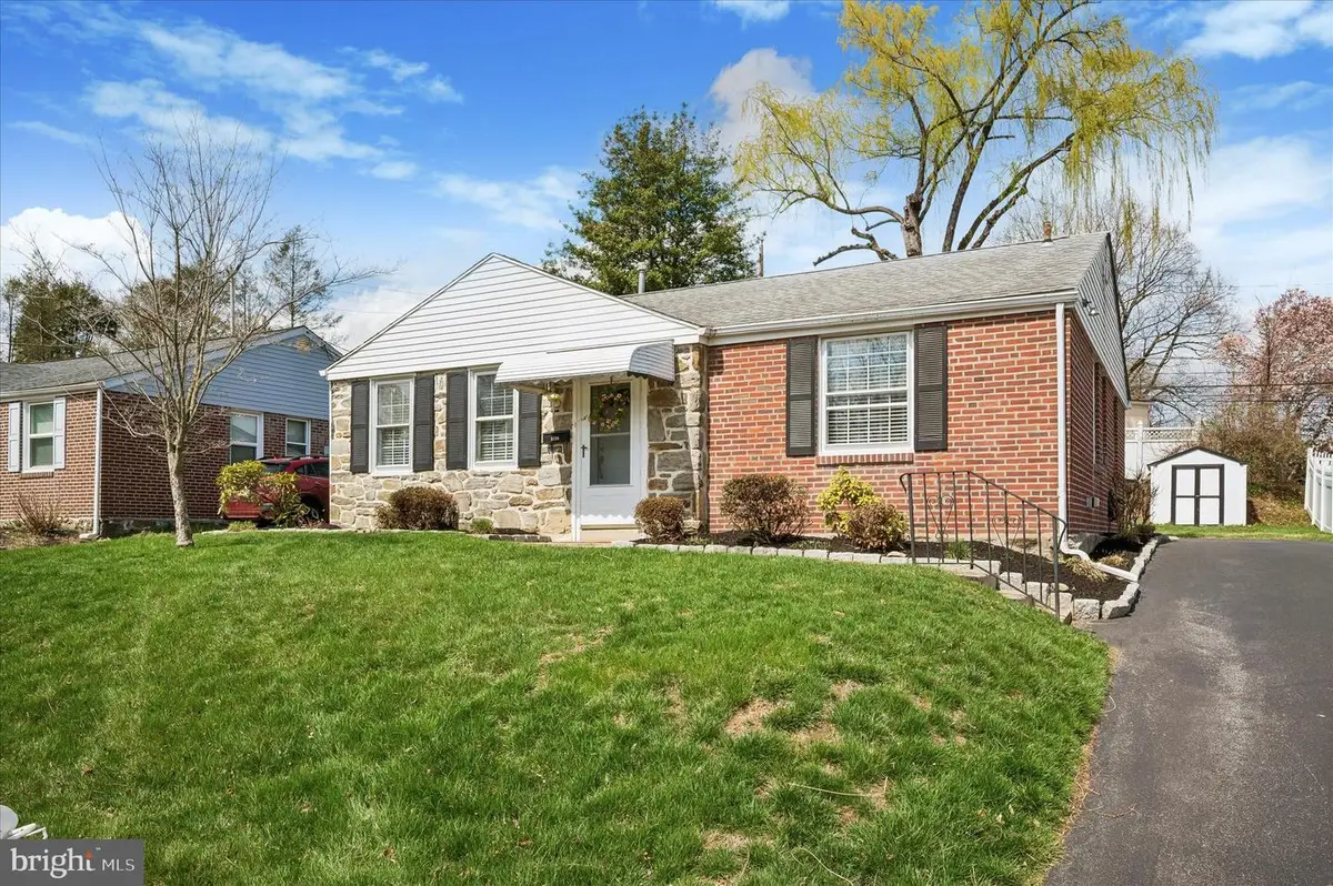 5239 Arrowhead Ln, Drexel Hill, PA 19026 - #1