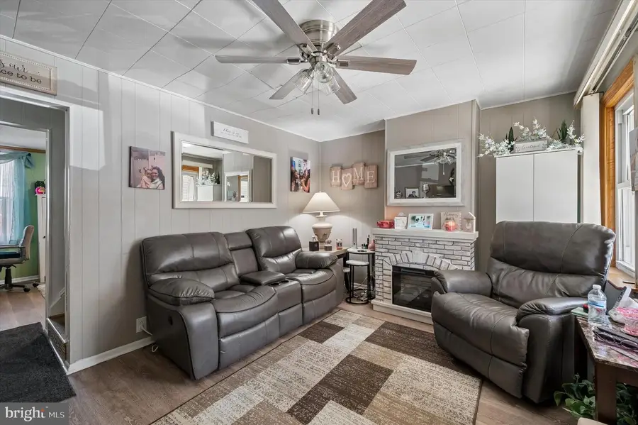 18 W 3rd St, Marcus Hook, PA 19061 - #2