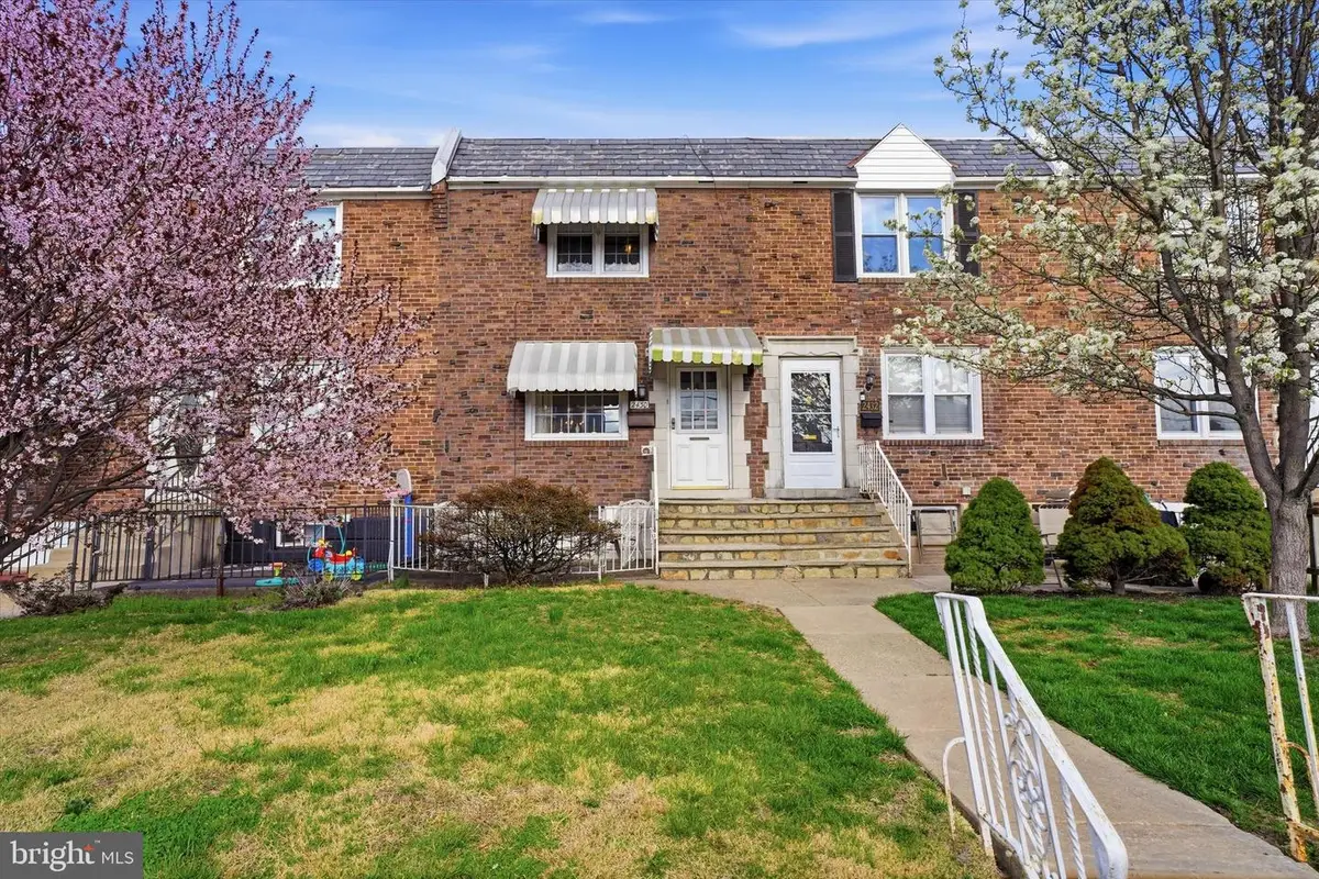 2430 Stoneybrook Ln, Drexel Hill, PA 19026 - #1
