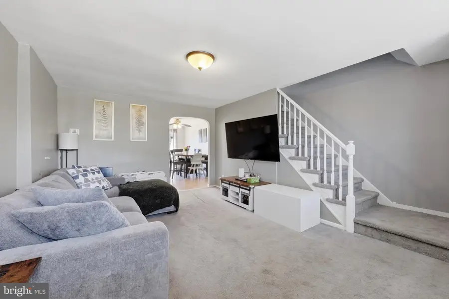 950 Taylor Dr, Folcroft, PA 19032 - #3