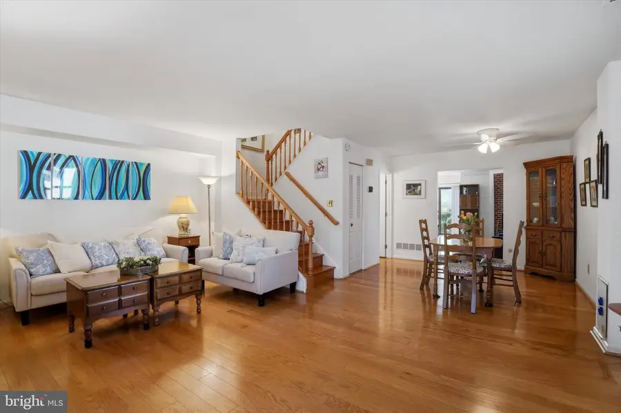 8 Summit Dr, Bryn Mawr, PA 19010 - #2