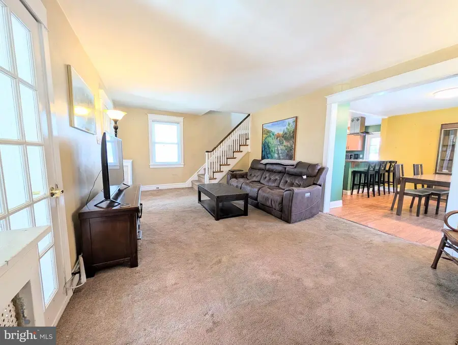 905 Edmonds Ave, Drexel Hill, PA 19026 - #3