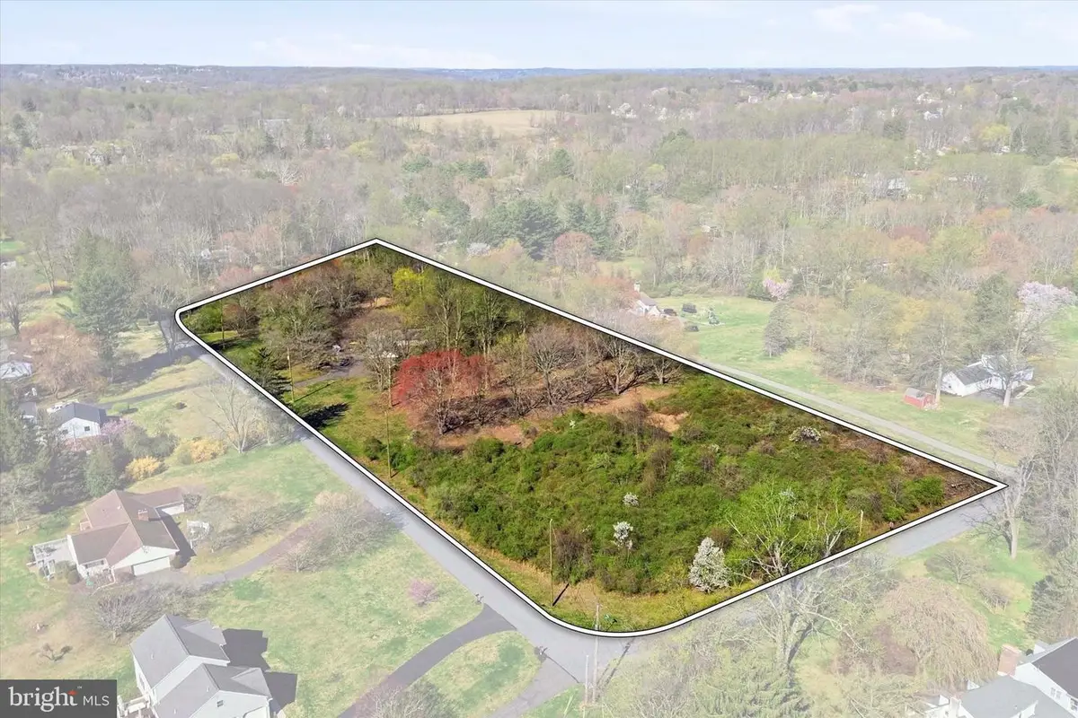 1275 Orchard Ln, Glen Mills, PA 19342 - #1