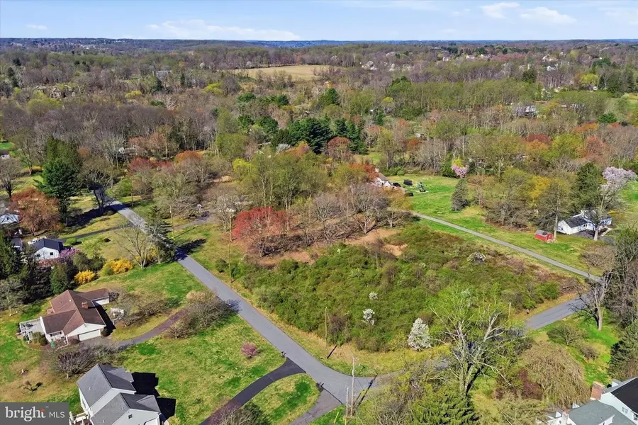 1275 Orchard Ln, Glen Mills, PA 19342 - #2