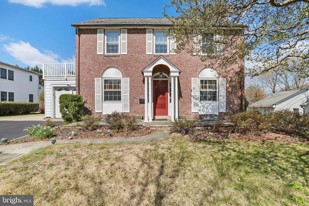 242 N Rolling Rd, Springfield, PA 19064 - #1