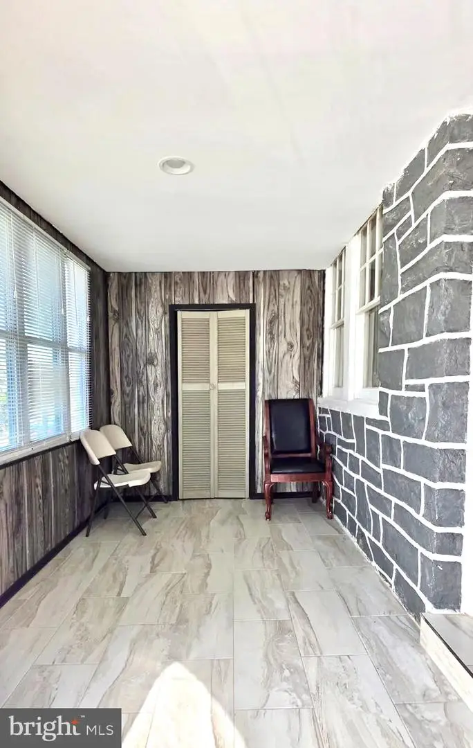 105 N Fairview Ave, Upper Darby, PA 19082 - #2