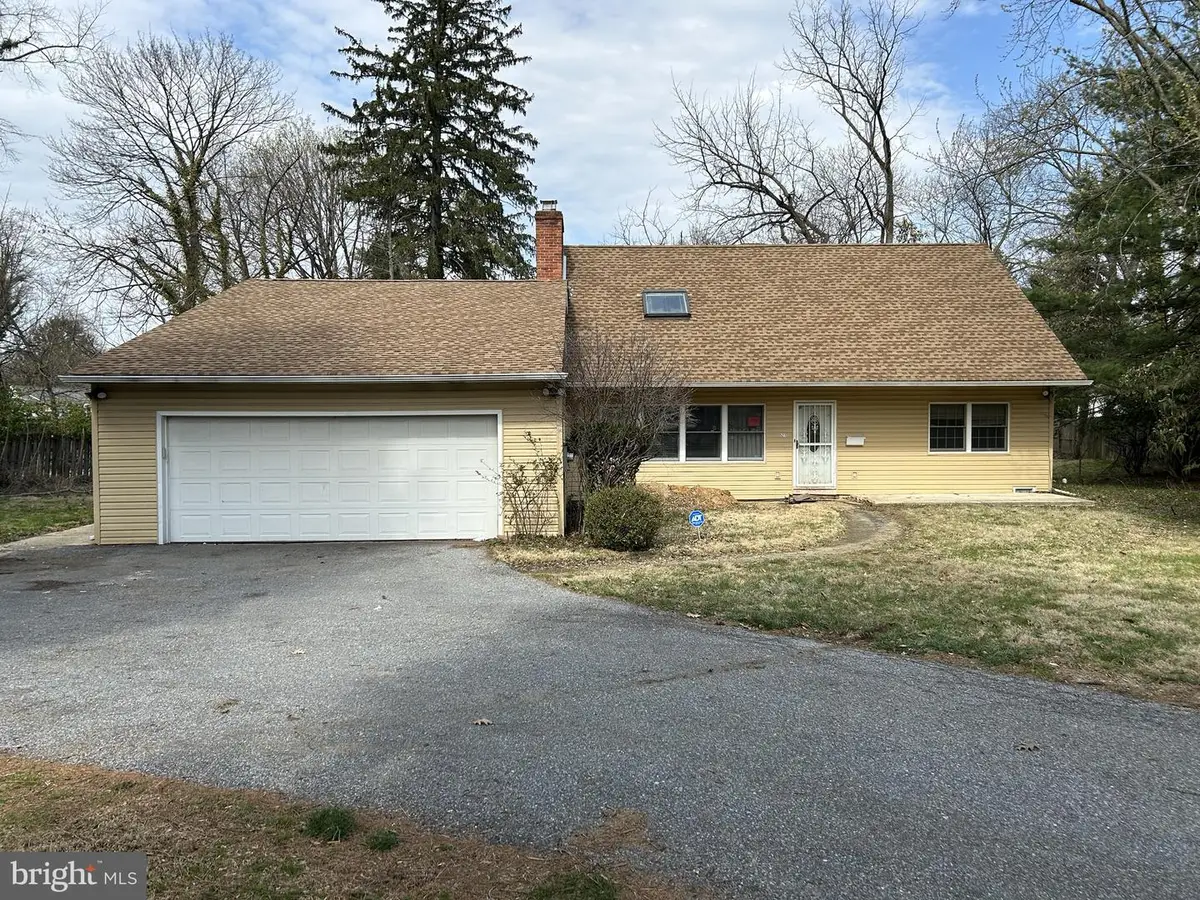527 Cherry Ln, Lansdowne, PA 19050 - #1