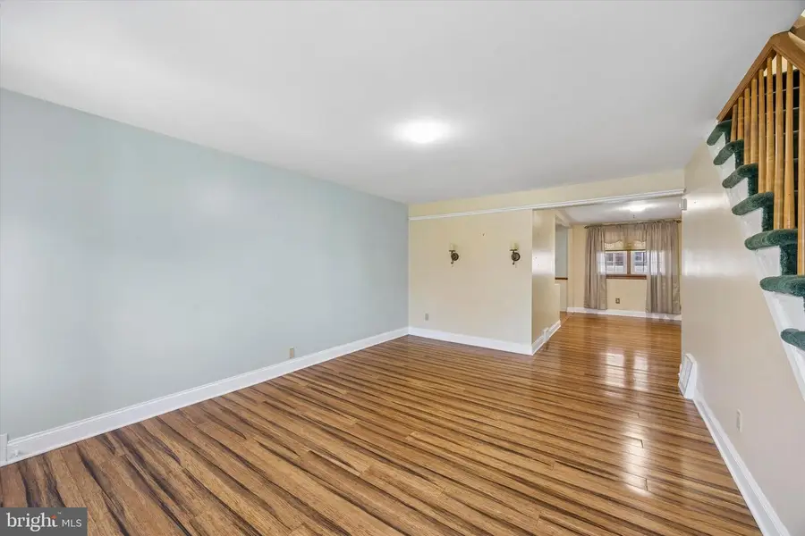 816 Crescent Dr, Glenolden, PA 19036 - #3