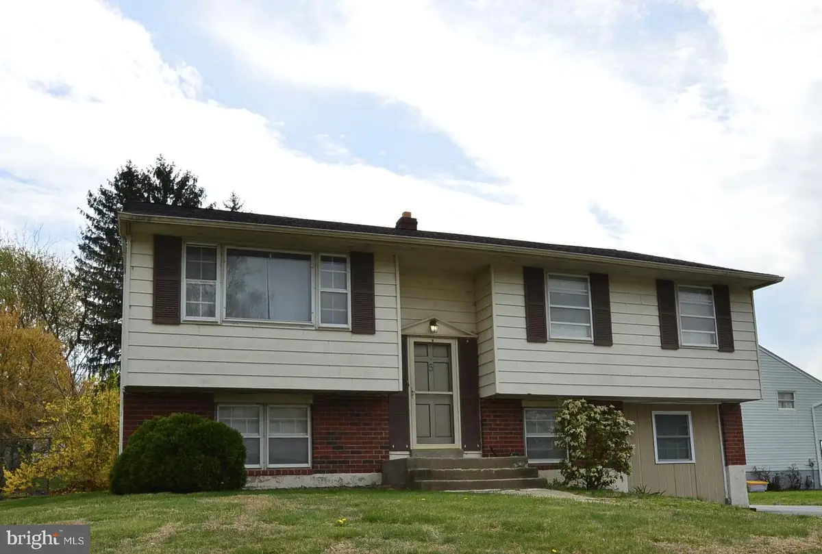 5 Latches Ln, Aston, PA 19014 - #1