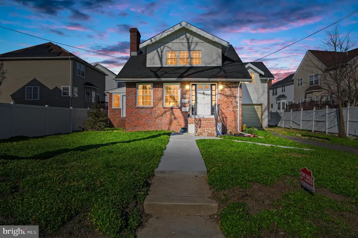 720 Kedron Ave, Morton, PA 19070 - #1