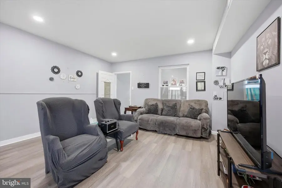 400 Pusey Ave, Collingdale, PA 19023 - #2