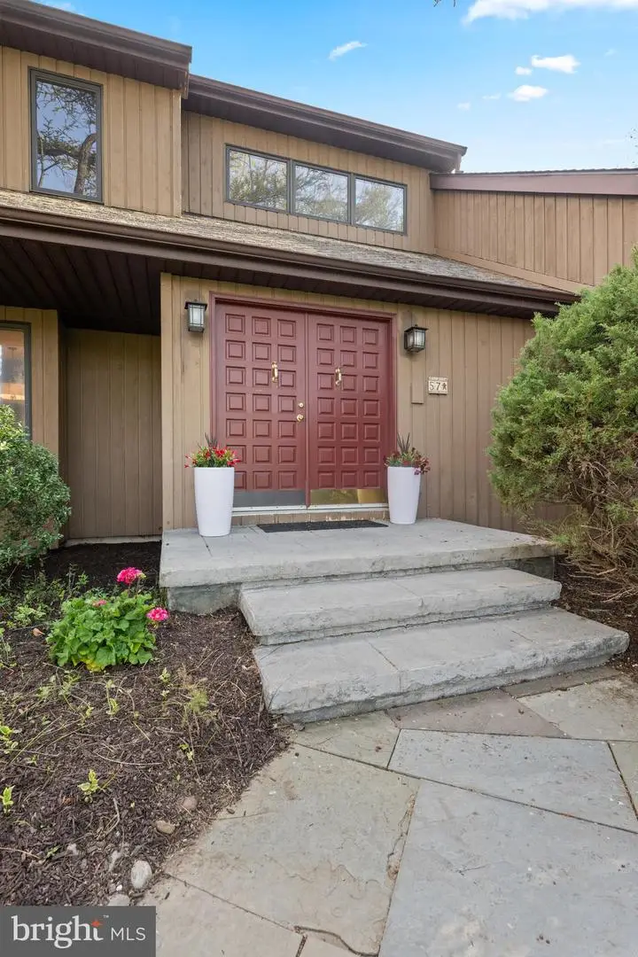 57 Sugar Maple Dr, Newtown Square, PA 19073 - #2