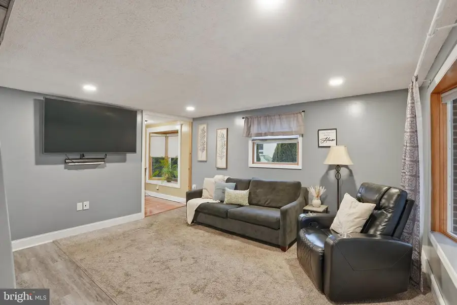 1930 Central Ave, Upper Chichester, PA 19061 - #3