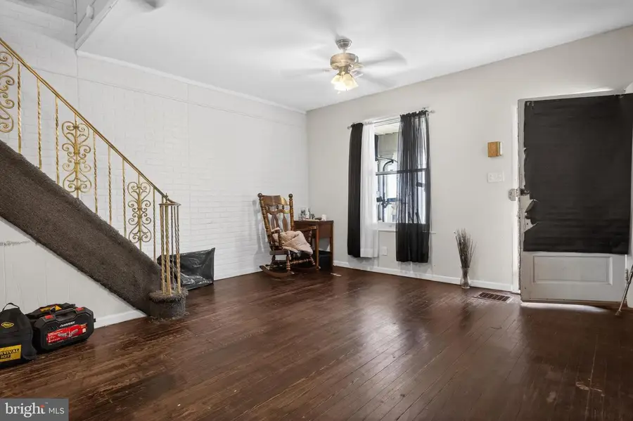 141 N 9th St, Darby, PA 19023 - #3
