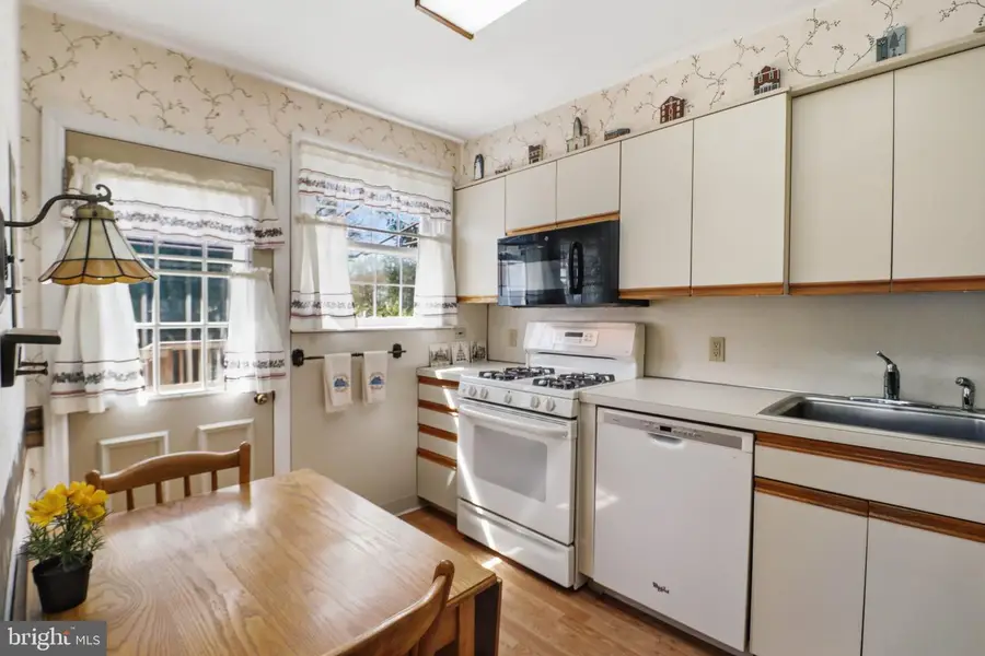 348 Valley View Rd, Springfield, PA 19064 - #3