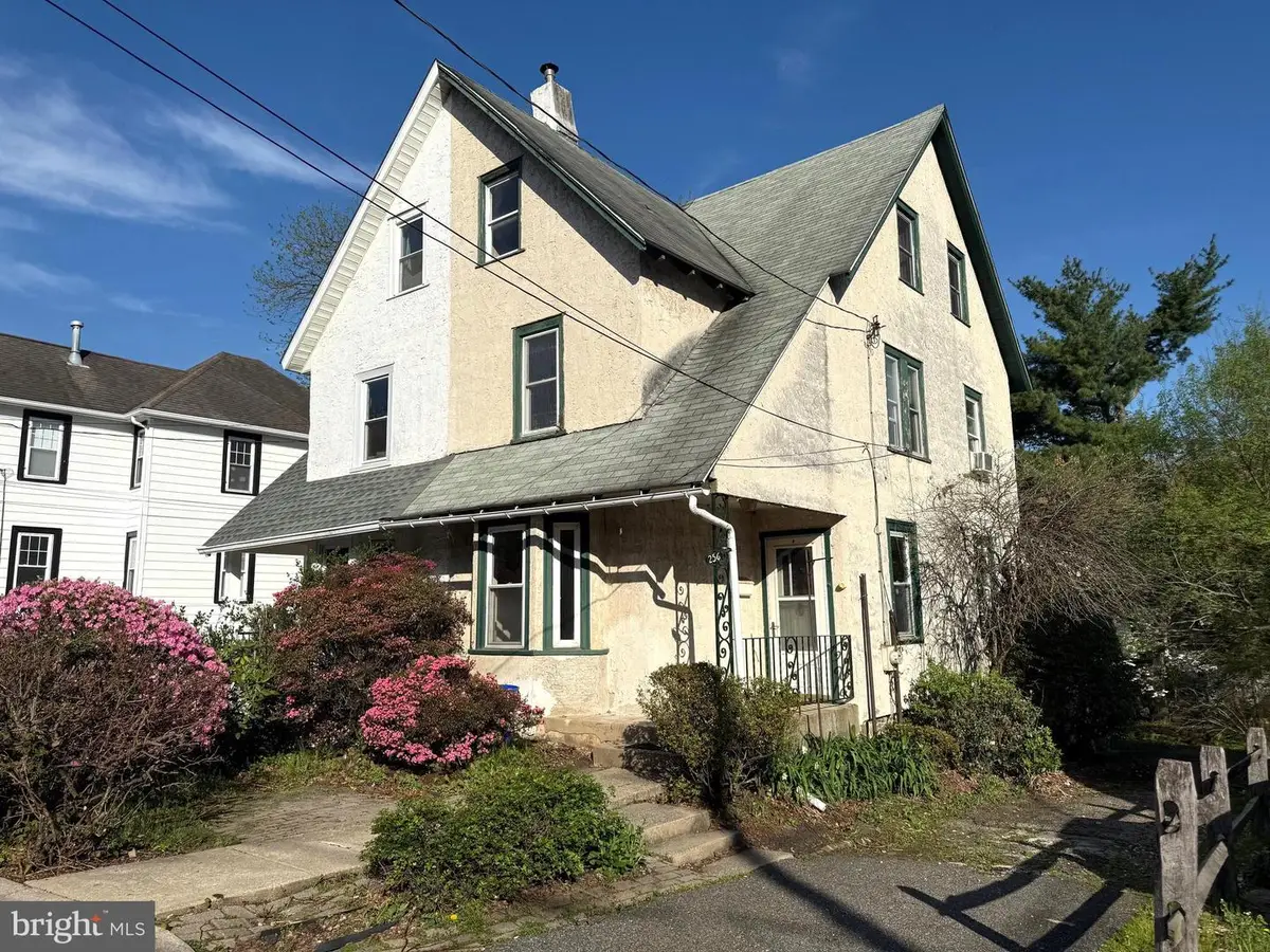 256 N Aberdeen Ave, Wayne, PA 19087 - #1