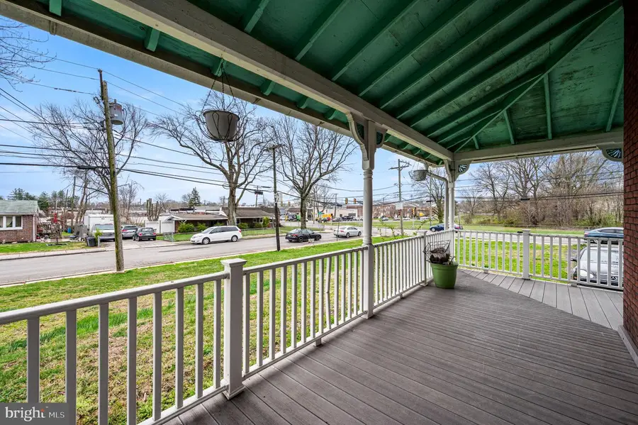 231 S Oak Ave, Clifton Heights, PA 19018 - #3