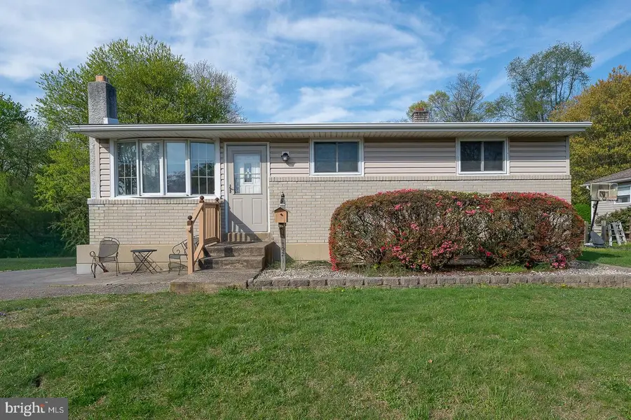 102 Tuscany Rd, Aston, PA 19014 - #2