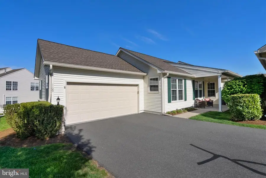 1109 S Fox Cub Holw #holw, Glen Mills, PA 19342 - #2