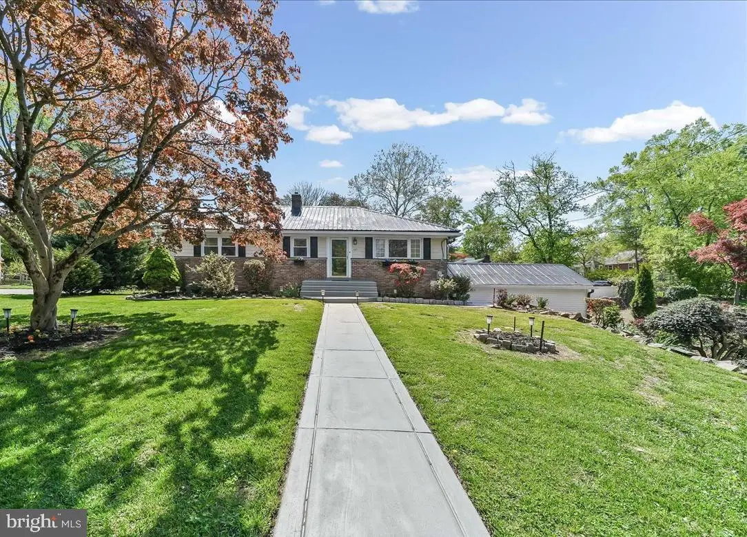 225 Chestnut St, Newtown Square, PA 19073 - #1