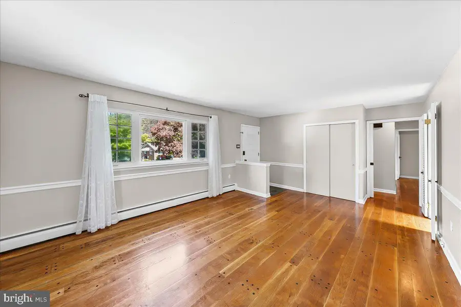 225 Chestnut St, Newtown Square, PA 19073 - #2