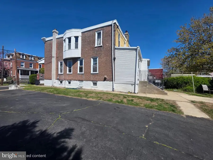 1245 E 11th St, Crum Lynne, PA 19022 - #2