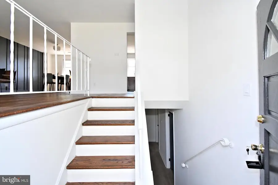 412 Camelot Dr, Brookhaven, PA 19015 - #3