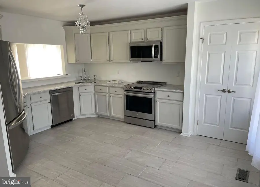 3906 Fox Pointe Ct #3906, Glen Mills, PA 19342 - #2