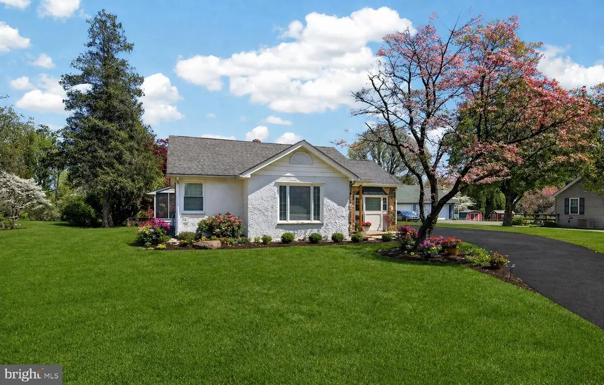 1018 Valleybrook Rd, Garnet Valley, PA 19060 - #1