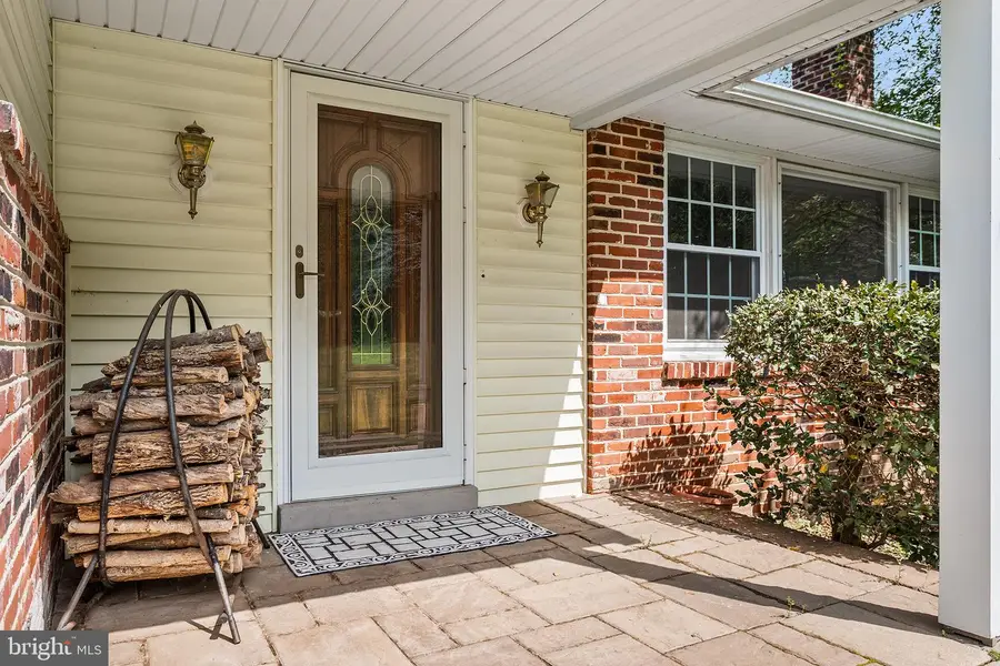 210 Timber Jump Ln, Media, PA 19063 - #2