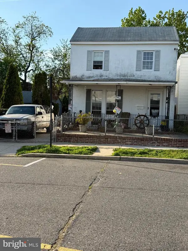 4 W 9th St, MARCUS HOOK, PA 19061