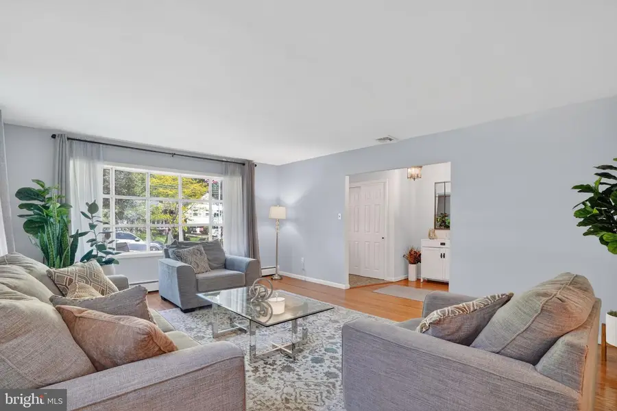 962 Edwards Dr, Springfield, PA 19064 - #3