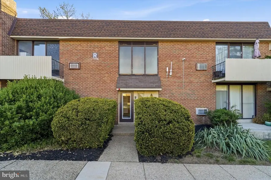 100 E Glenolden Ave #r-10, Glenolden, PA 19036 - #2